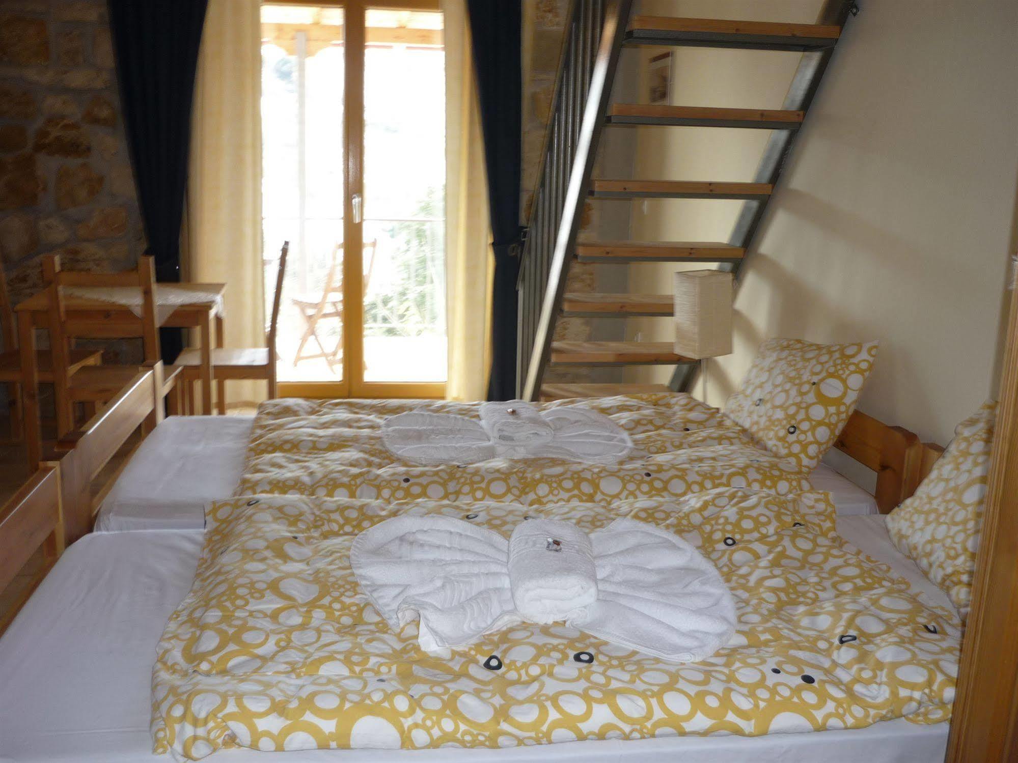 Elisson Hostel Krioneri  Екстер'єр фото
